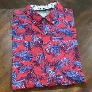 Men’s Short Sleeve button shirt.